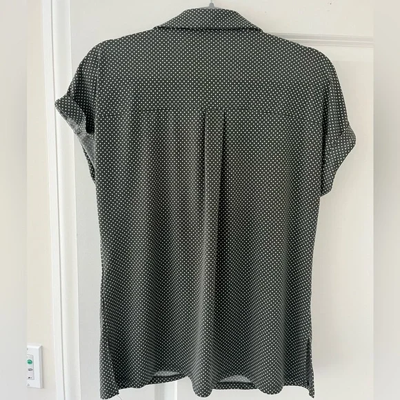 Adrianna Papell Green and White Polka Dot Top Size Medium - Picture 2 of 4